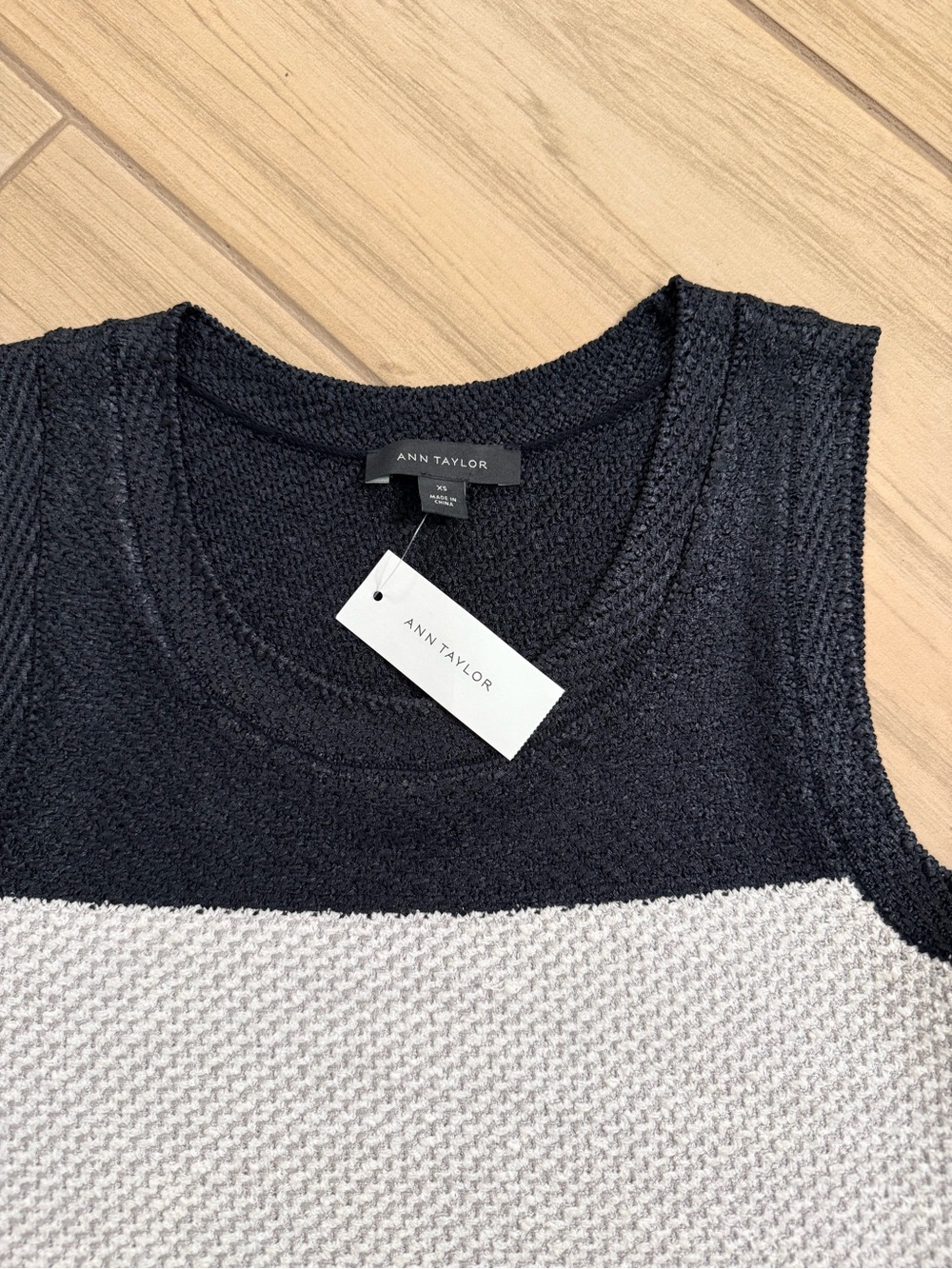 NWT Ann Taylor Colorblock Knit Sweater Tank Top XS Black White Fringe Vest - Picture 3 of 8